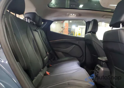 2024 Ford Mustang Mach-E Premium z USA, uszkodzony, nr VIN 3FMTK3SU0RMA34146